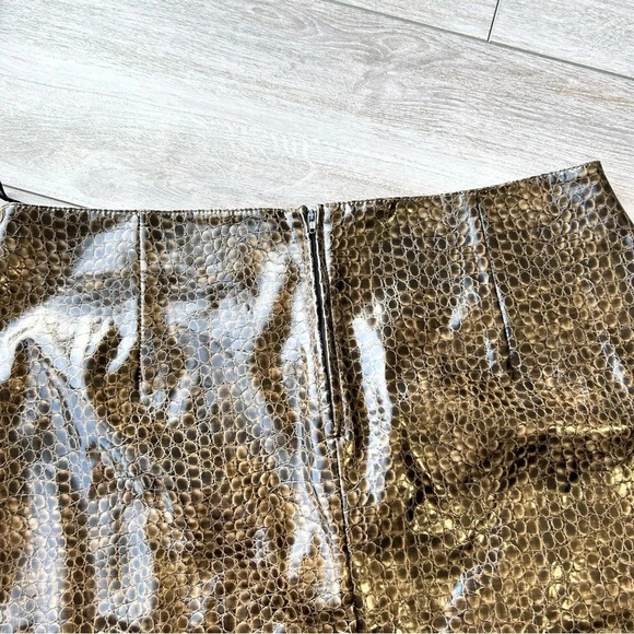 Valenti Snakeskin Faux Patent Leather Mini Skirt - Picture 10 of 12